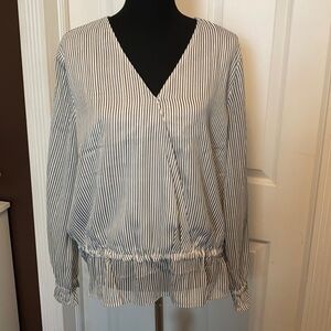 LOFT Women’s Peplum Top White Blue Stripe L NWT